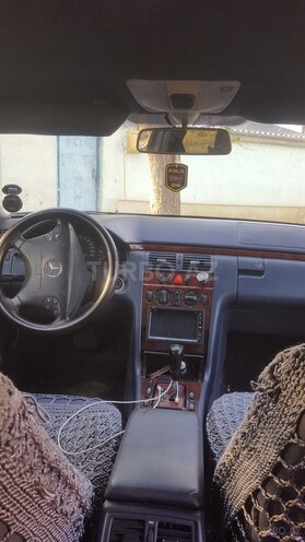 Mercedes E 220 1999, 300,000 km - 2.2 l - Ağstafa