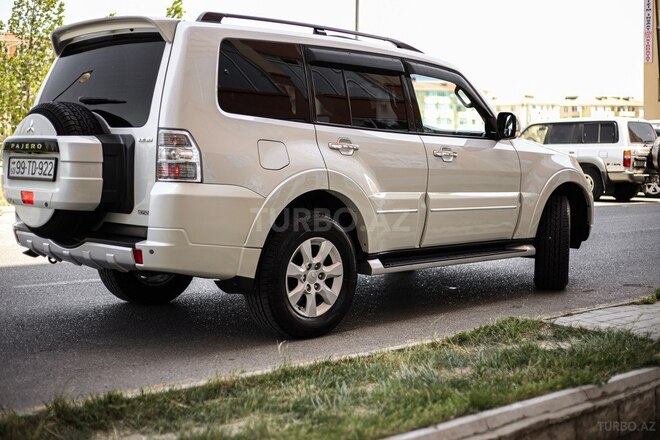 Mitsubishi Pajero 2013, 117,000 km - 3.8 l - Bakı