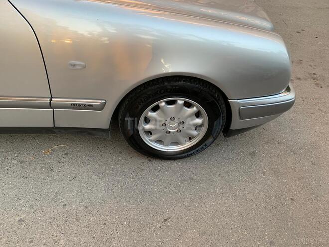 Mercedes E 240 1999, 230,000 km - 2.4 л - Bakı