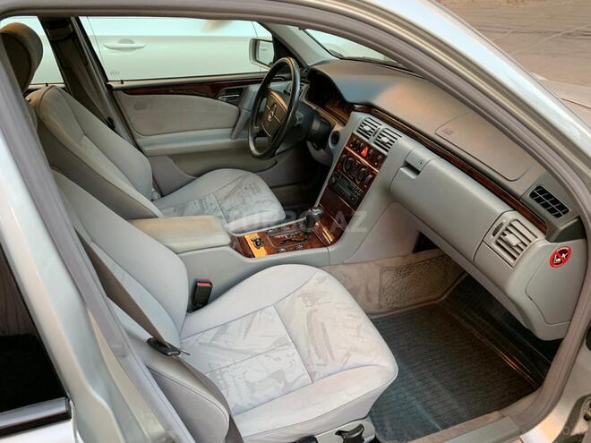Mercedes E 240 1999, 230,000 km - 2.4 л - Bakı