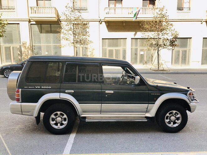 Mitsubishi Pajero 1995, 327,668 km - 3.0 l - Bakı