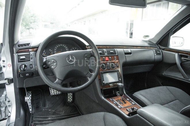 Mercedes E 240 1999, 334,000 km - 2.4 л - Bakı