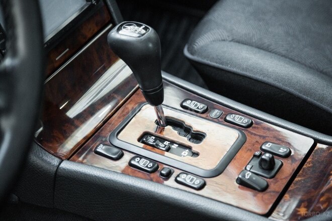Mercedes E 240 1999, 334,000 km - 2.4 л - Bakı