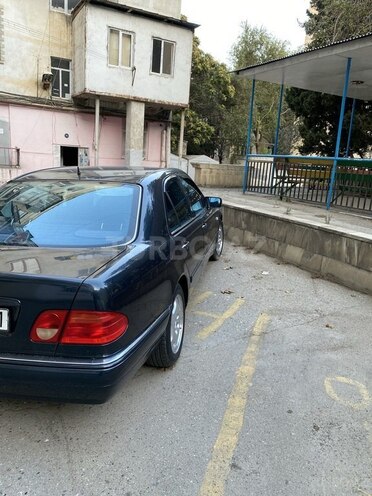 Mercedes E 230 1997, 200,000 km - 2.3 l - Bakı