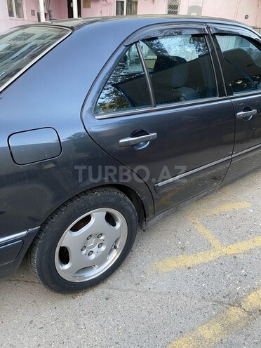 Mercedes E 230 1997, 200,000 km - 2.3 l - Bakı