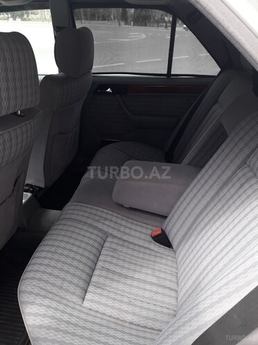 Mercedes E 220 1992, 324,523 km - 2.2 l - Bakı