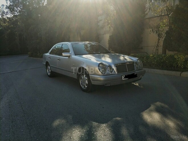 Mercedes E 240 1999, 254,000 km - 2.4 l - Bakı