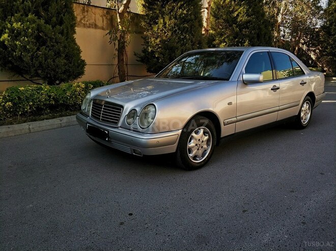 Mercedes E 240 1999, 254,000 km - 2.4 l - Bakı