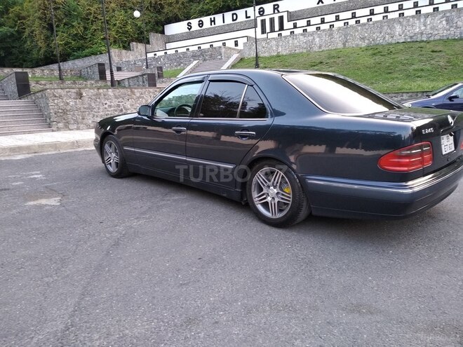 Mercedes E 240 2001, 187,500 km - 2.6 l - Şəki