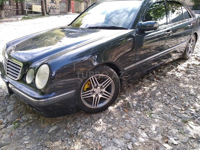 Mercedes E 240 2001, 187,500 km - 2.6 l - Şəki