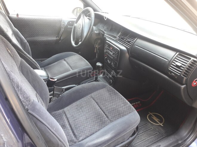 Opel Vectra 1996, 256,326 km - 2.0 л - Bakı
