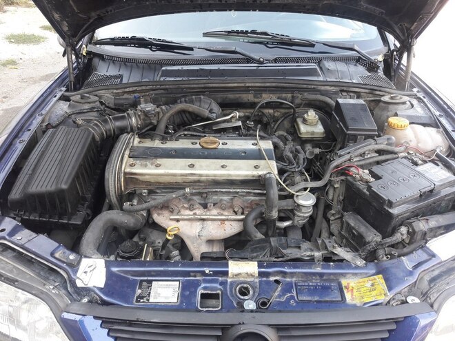 Opel Vectra 1996, 256,326 km - 2.0 л - Bakı