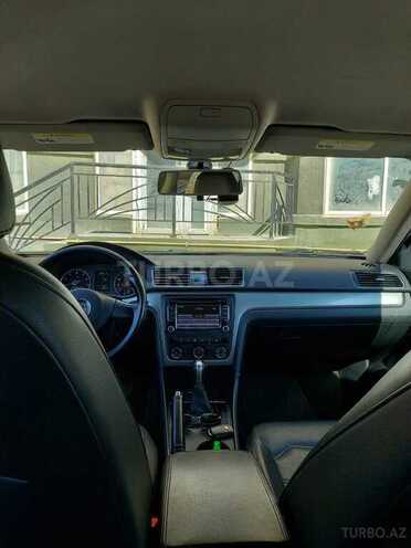Volkswagen Passat 2015, 132,000 km - 1.8 л - Bakı