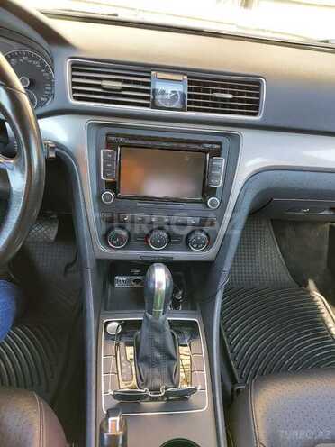 Volkswagen Passat 2015, 132,000 km - 1.8 л - Bakı