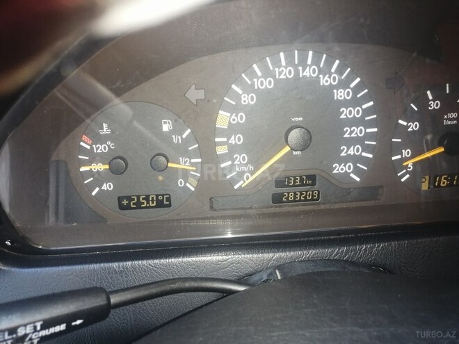 Mercedes C 200 2000, 283,200 km - 2.0 l - Bakı