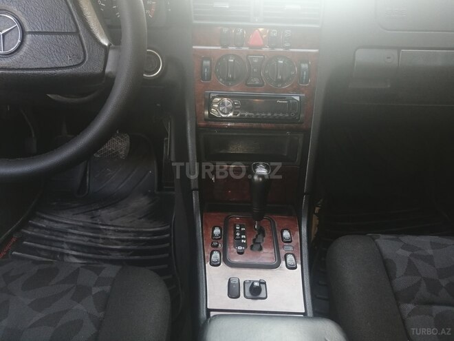 Mercedes C 200 2000, 283,200 km - 2.0 l - Bakı