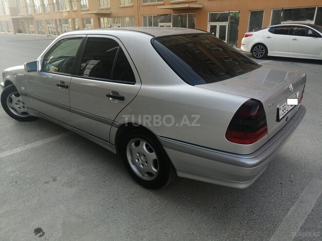 Mercedes C 200 2000, 283,200 km - 2.0 l - Bakı