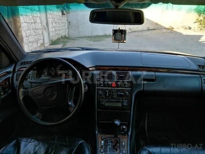 Mercedes E 240 1997, 345,000 km - 2.4 l - Bakı