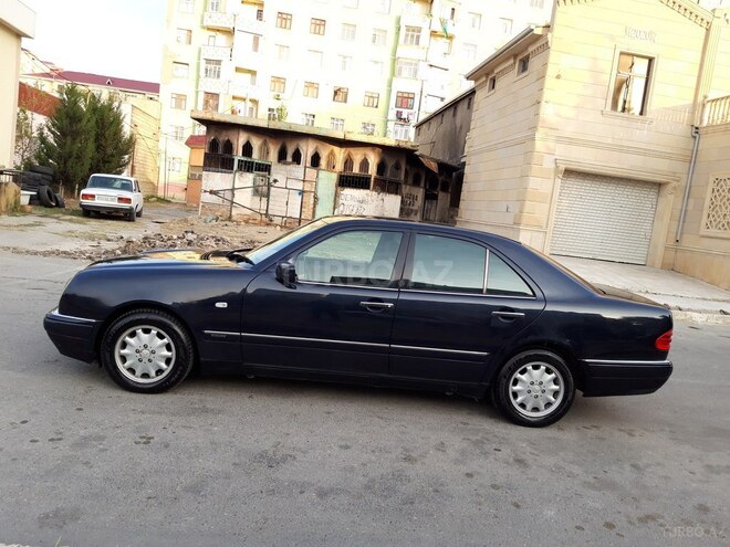 Mercedes E 240 1997, 212,000 km - 2.4 l - Sumqayıt