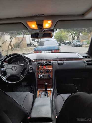 Mercedes E 240 1997, 380,300 km - 2.4 л - Bakı