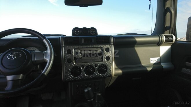 Toyota FJ Cruiser 2010, 197,000 km - 4.0 l - Bakı