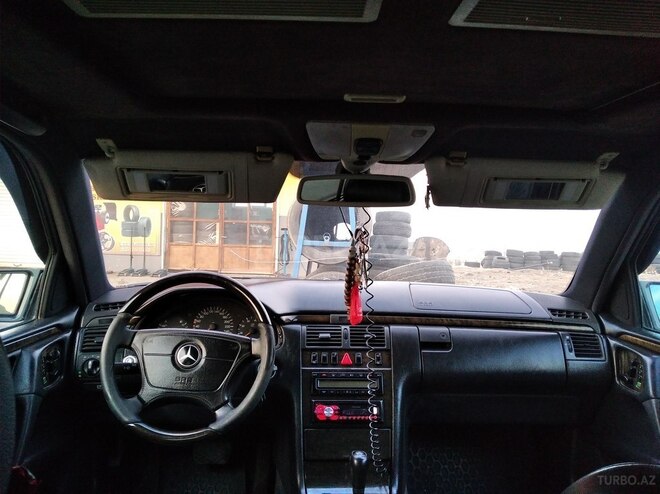 Mercedes E 320 1998, 266,272 km - 3.2 l - Şirvan