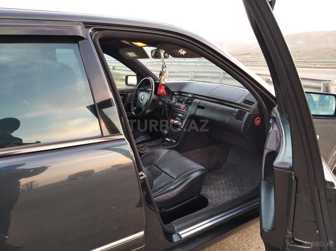 Mercedes E 320 1998, 266,272 km - 3.2 l - Şirvan