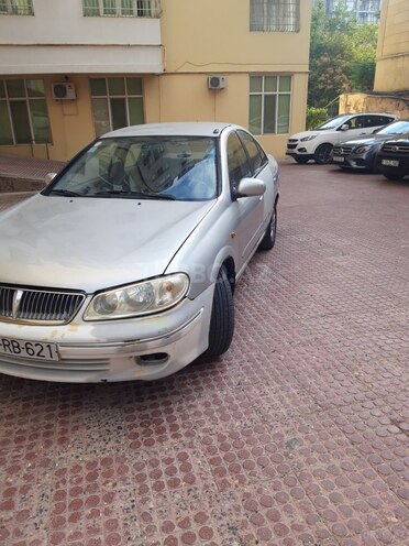 Nissan Sunny 2002, 350,000 km - 1.6 л - Bakı