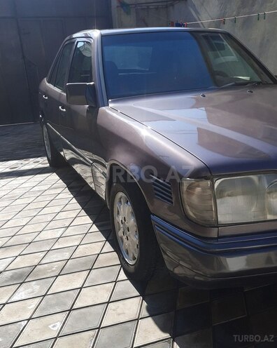 Mercedes E 250 1993, 357,777 km - 2.5 л - Bakı