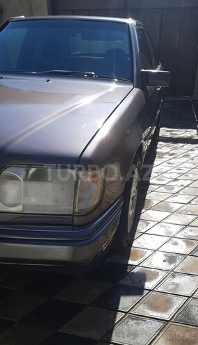 Mercedes E 250 1993, 357,777 km - 2.5 л - Bakı