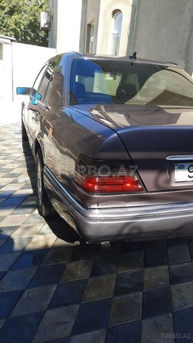 Mercedes E 250 1993, 357,777 km - 2.5 л - Bakı