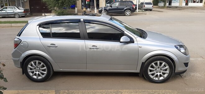 Opel Astra 2008, 204,216 km - 1.6 l - Qazax