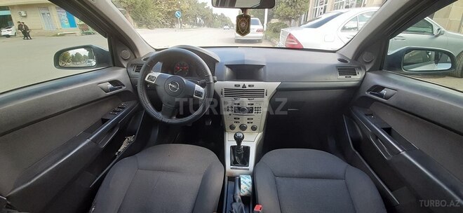 Opel Astra 2008, 204,216 km - 1.6 l - Qazax