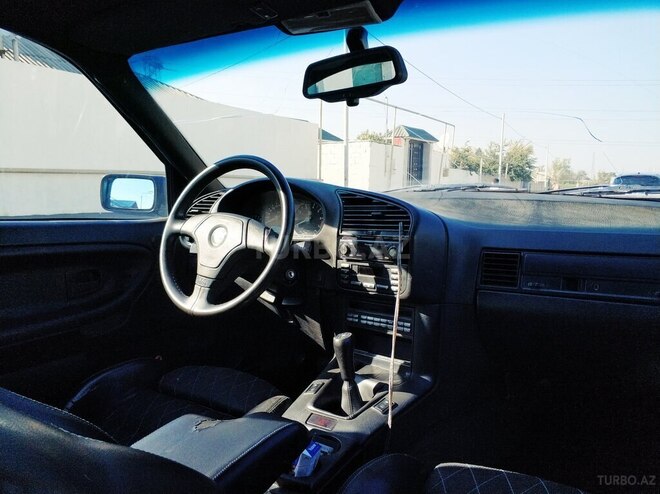 BMW 325 1993, 295,000 km - 2.5 l - Bakı