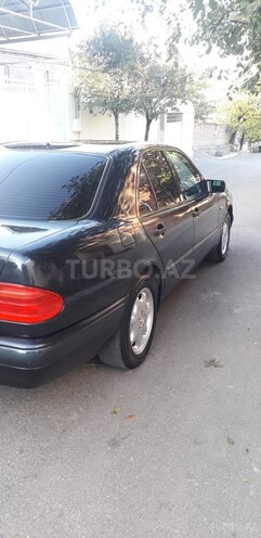 Mercedes E 220 1997, 350,000 km - 2.3 л - Gəncə