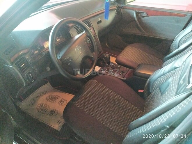 Mercedes E 240 1999, 241,000 km - 2.4 л - Goranboy
