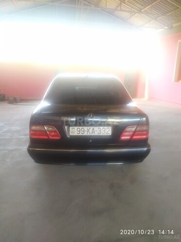 Mercedes E 240 1999, 241,000 km - 2.4 л - Goranboy