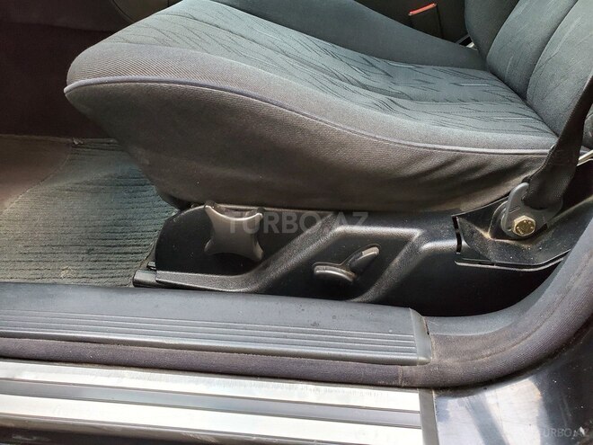 Mercedes E 270 1999, 283,000 km - 2.7 l - Bakı