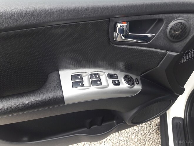 Kia Sportage 2008, 170,000 km - 2.0 л - Xudat