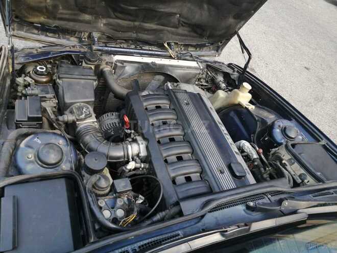 BMW 525 1991, 325,000 km - 2.5 l - Bakı