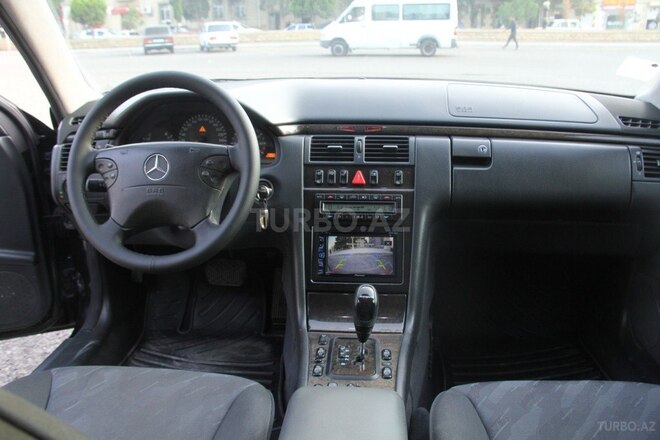 Mercedes E 240 2002, 260,000 km - 2.6 l - Gəncə