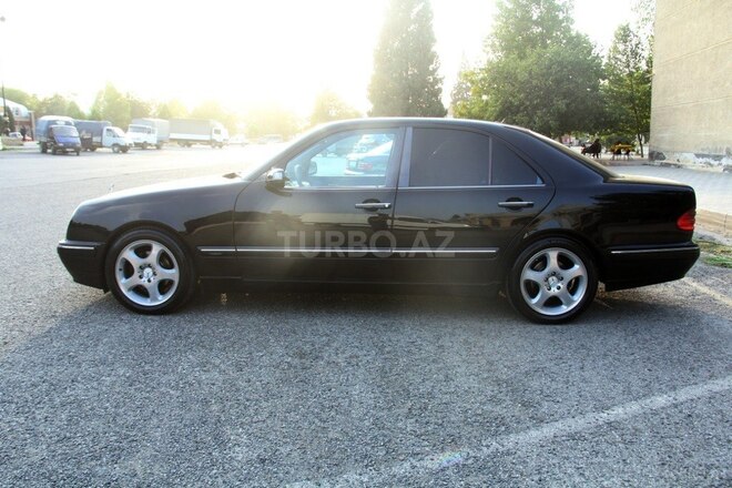Mercedes E 240 2002, 260,000 km - 2.6 l - Gəncə