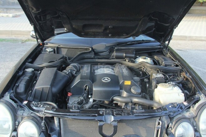 Mercedes E 240 2002, 260,000 km - 2.6 l - Gəncə