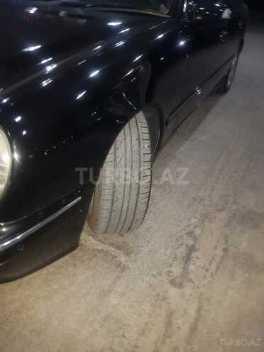Mercedes E 240 2002, 260,000 km - 2.6 l - Gəncə