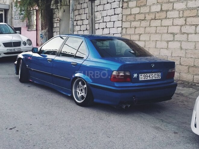 BMW 325 1993, 298,000 km - 2.5 l - Bakı