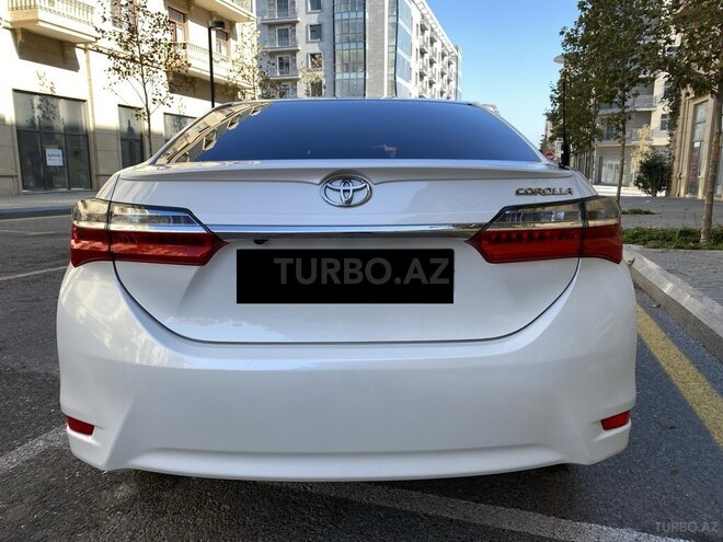 Toyota Corolla 2018, 58,000 km - 1.6 l - Bakı
