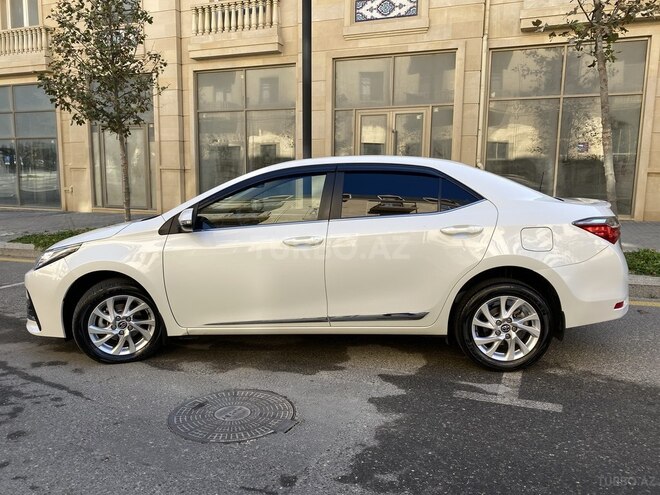 Toyota Corolla 2018, 58,000 km - 1.6 l - Bakı