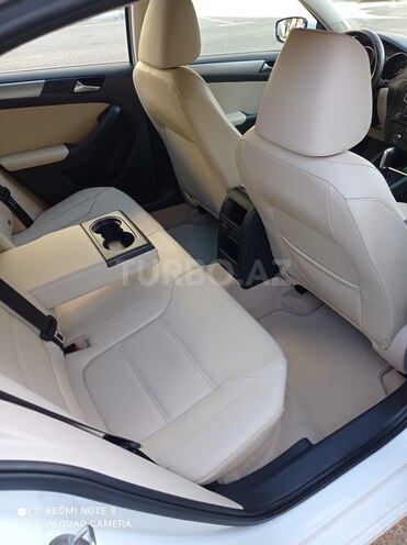 Volkswagen Jetta 2016, 68,500 km - 1.7 л - Bakı
