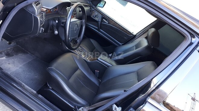 Mercedes E 320 1999, 183,000 km - 3.2 l - Bakı