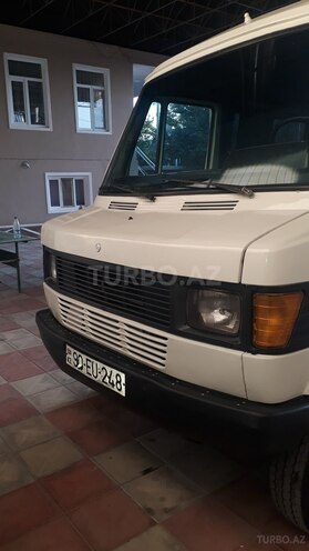 Mercedes 208 D 1995, 385,000 km - 2.5 л - Tovuz